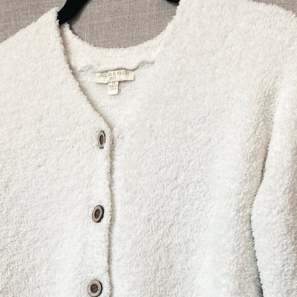 Chelsea & Violet Other - Chelsea & Violet Cream Button-Up Cardigan